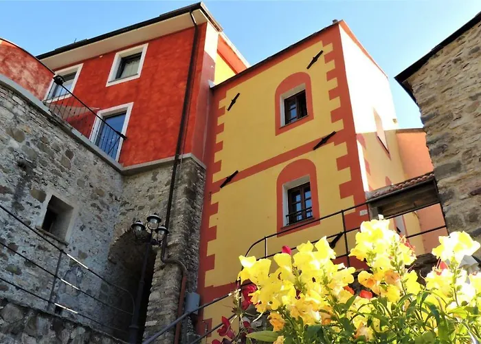 Borgo Di Codeglia - Country Rooms
